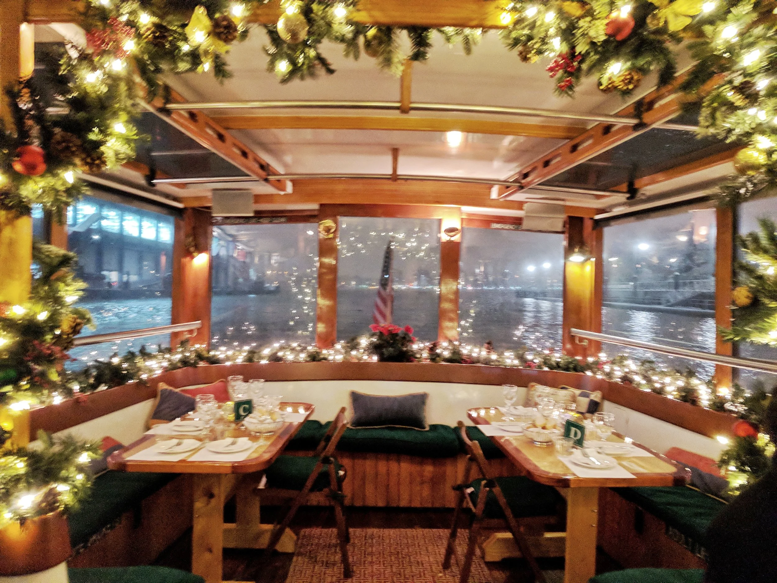 Classic-Harbor-Line-yacht-decorations.jpg