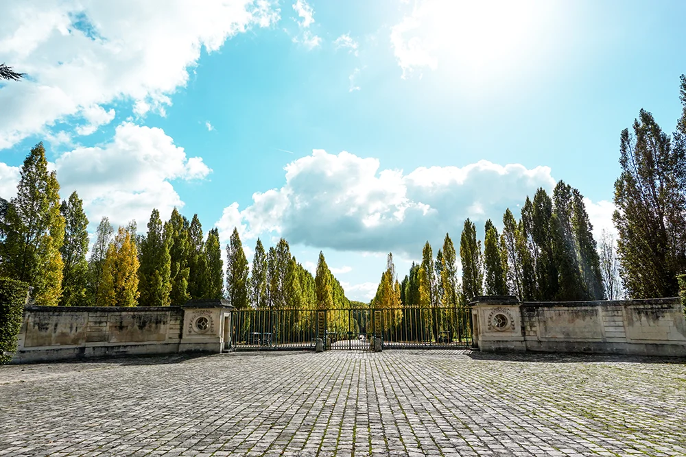 versailles-house-courtyard.jpg
