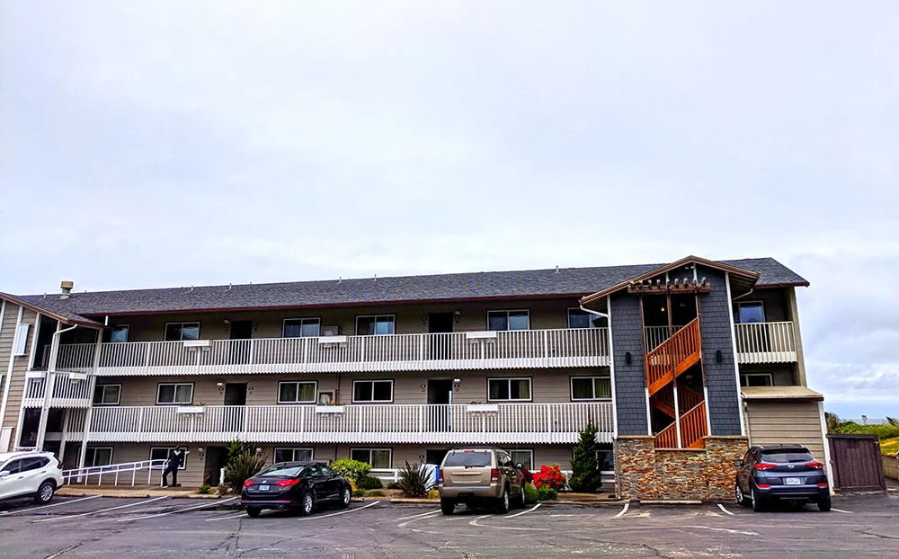 Coho-Oceanfront-Lodge-outside.jpg