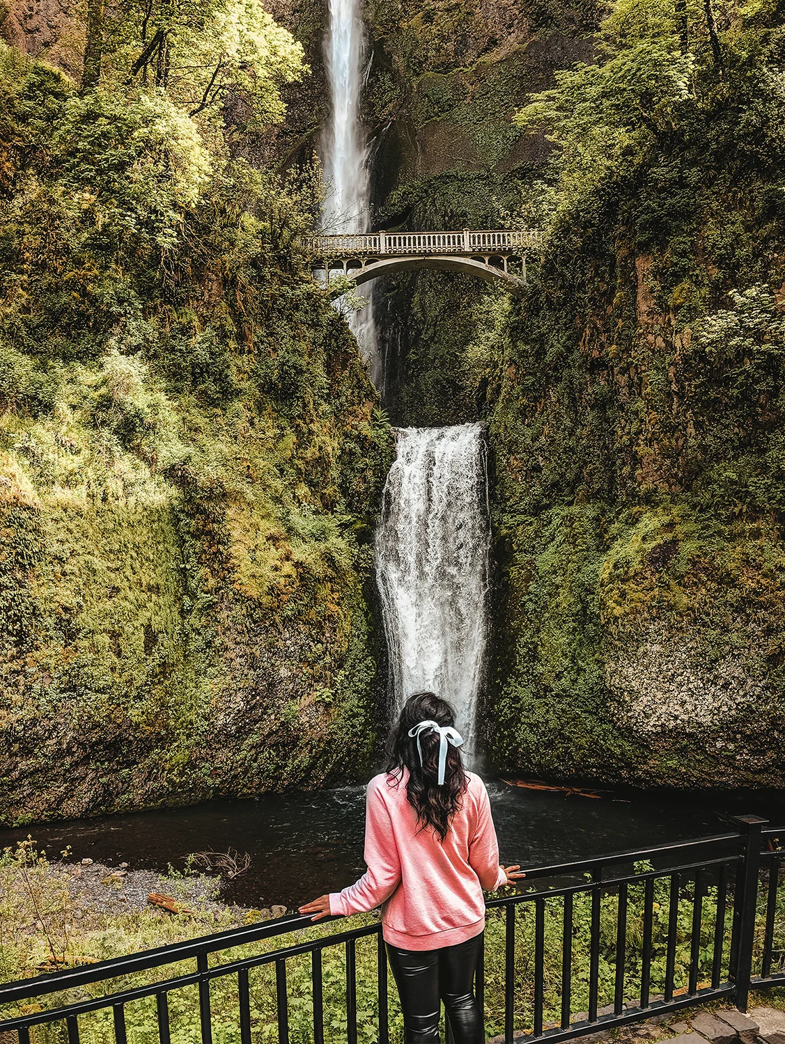 Multnomah Falls front view.jpg