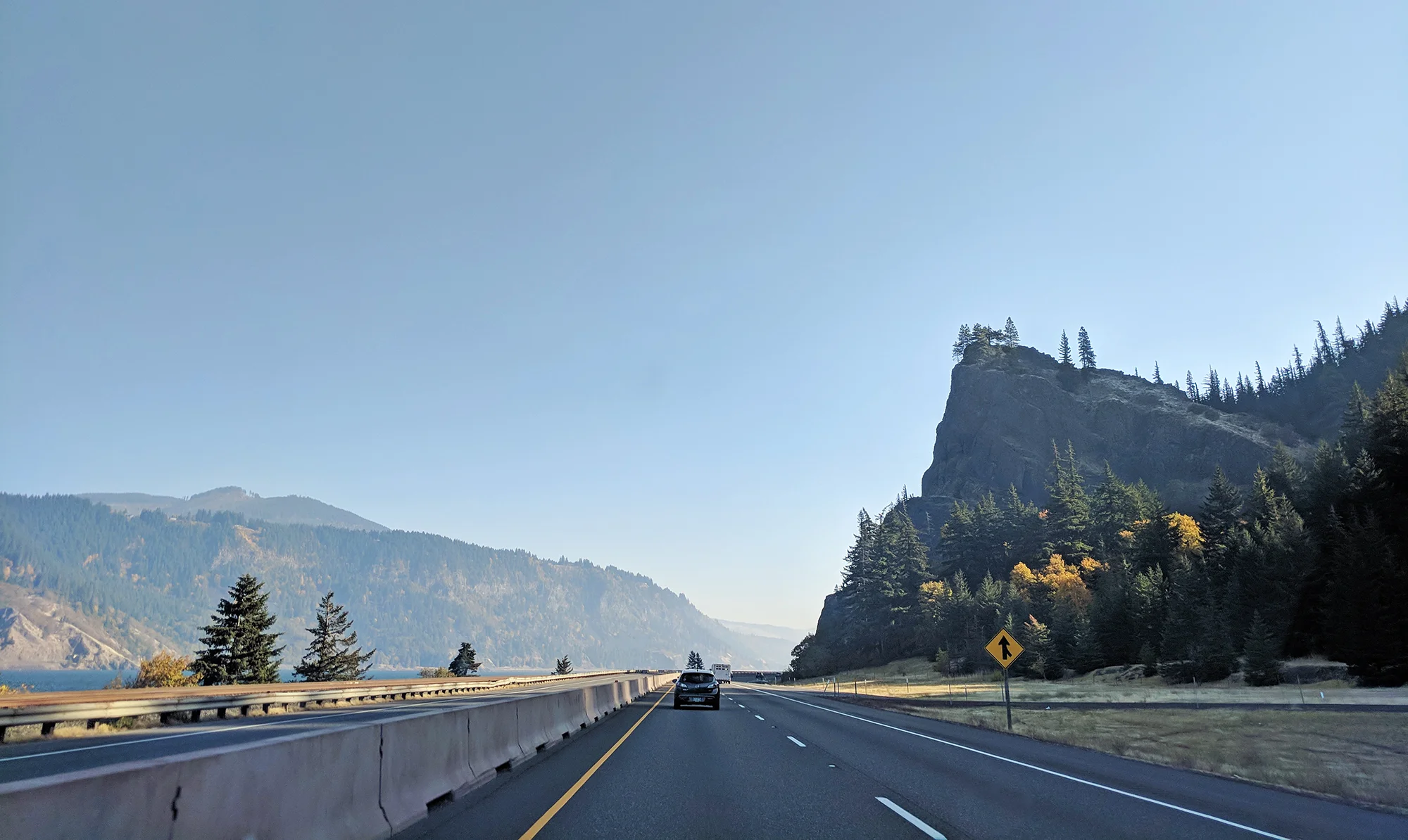 Columbia Gorge Highway 84.jpg