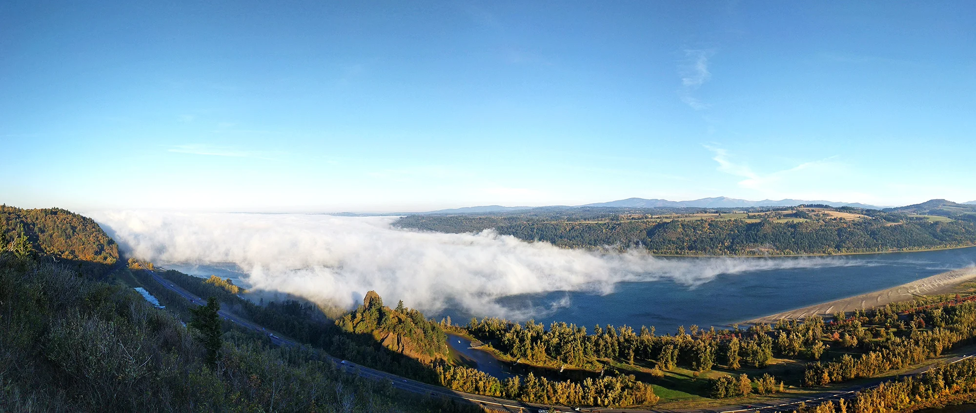 Columbia River Gorge panorama.jpg