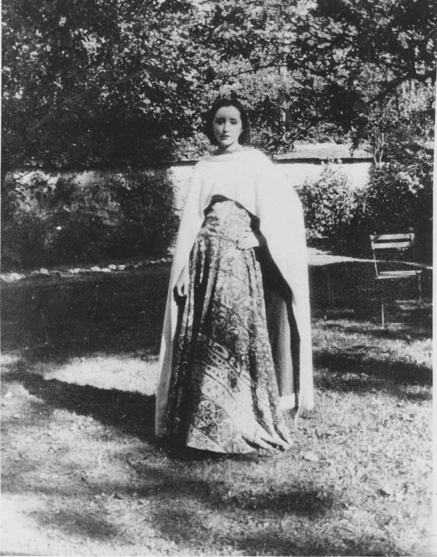 Anais Louv garden stand 1933.jpg