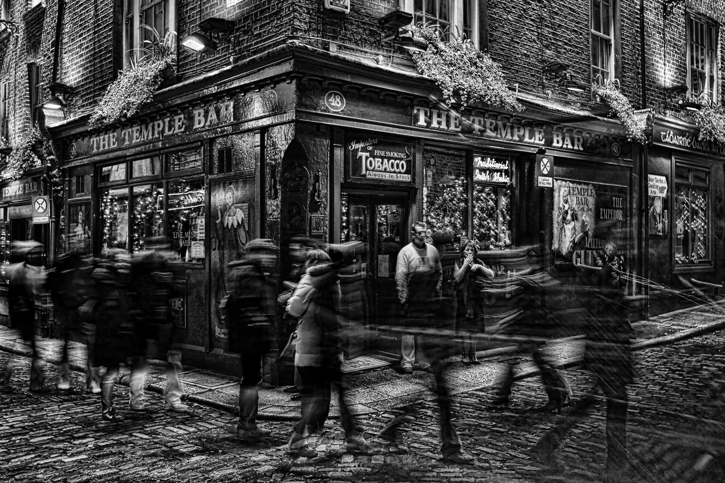 Motion at Temple Bar

 

  The Temple Bar Pub stands in Dublin’s Temple Bar district, an area known for pubs, nightlife, tourism, and cultural venues. The neighborhood is one of the best-known entertainment areas in the city center. 