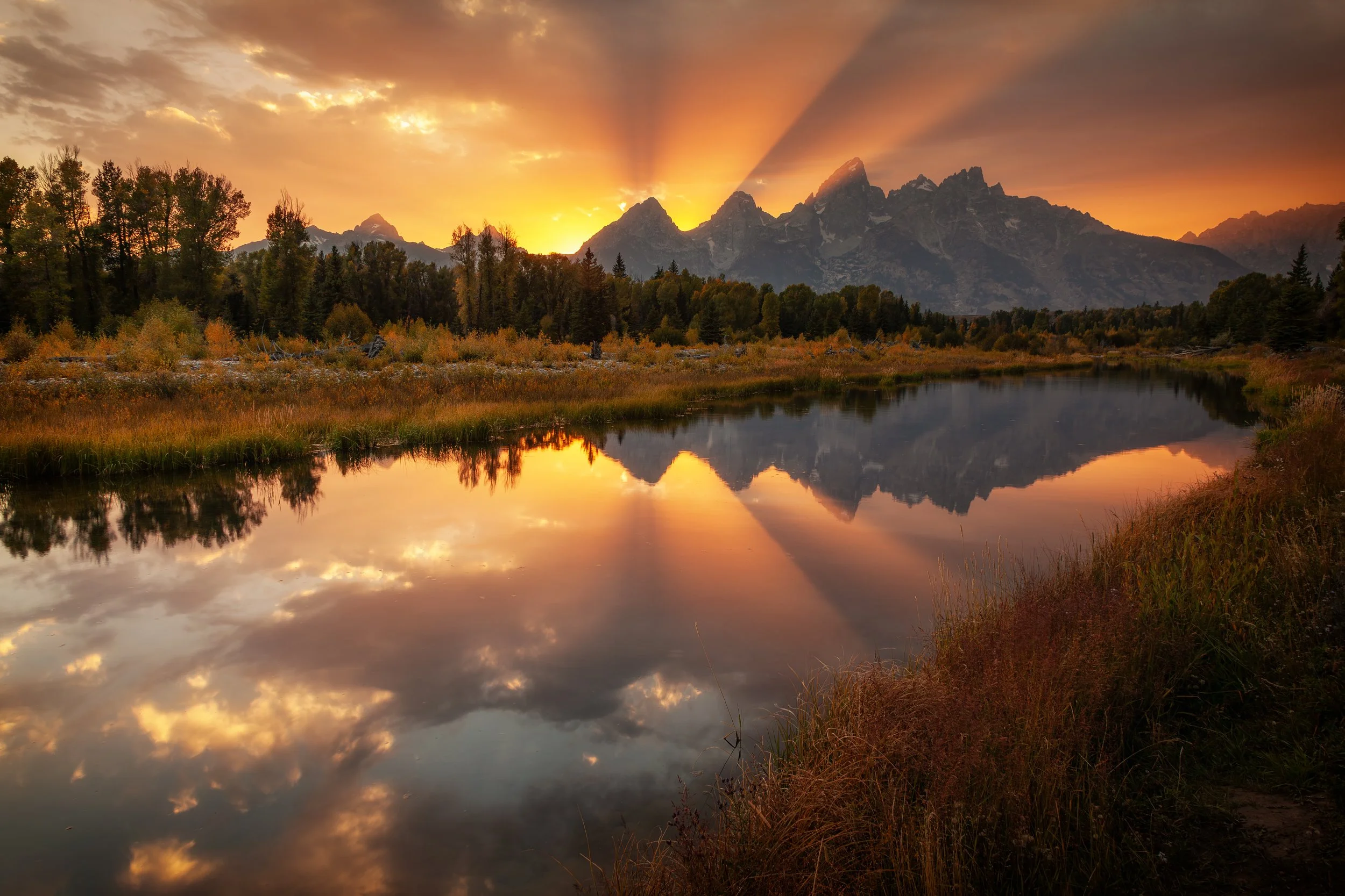 Teton Reflections at Oxbow Bend

 

 Oxbow Bend is one of the most recognized viewpoints in Grand Teton National Park, offering a view of the Teton Range above the Snake River. The site is especially known for mountain reflections and seasonal color.