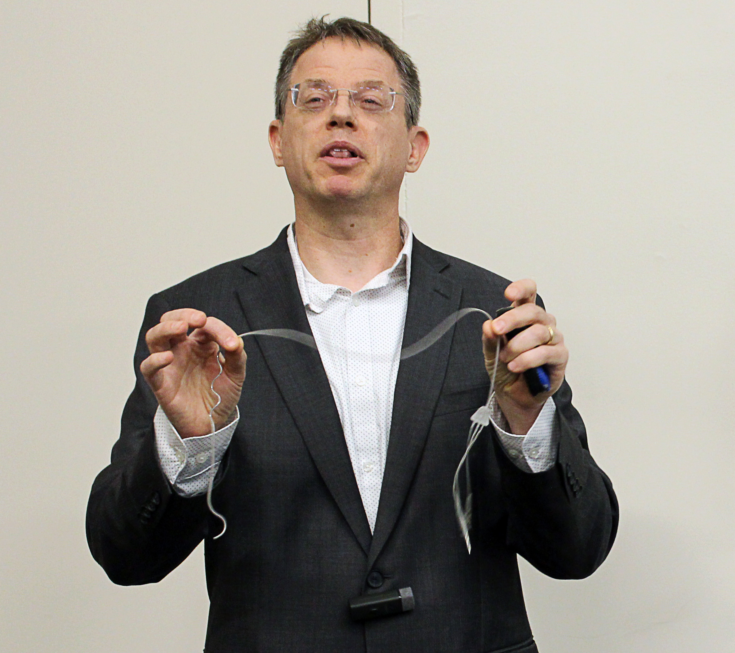 gBETA Medtech cohort participant Andy Pfahnl of Kobara Medical displaying his technology at the 2018 Walleye Tank Spring Opener. Kobara Medical is an early stage medtech company developing solutions for heart failure and cardiac arrthmia.