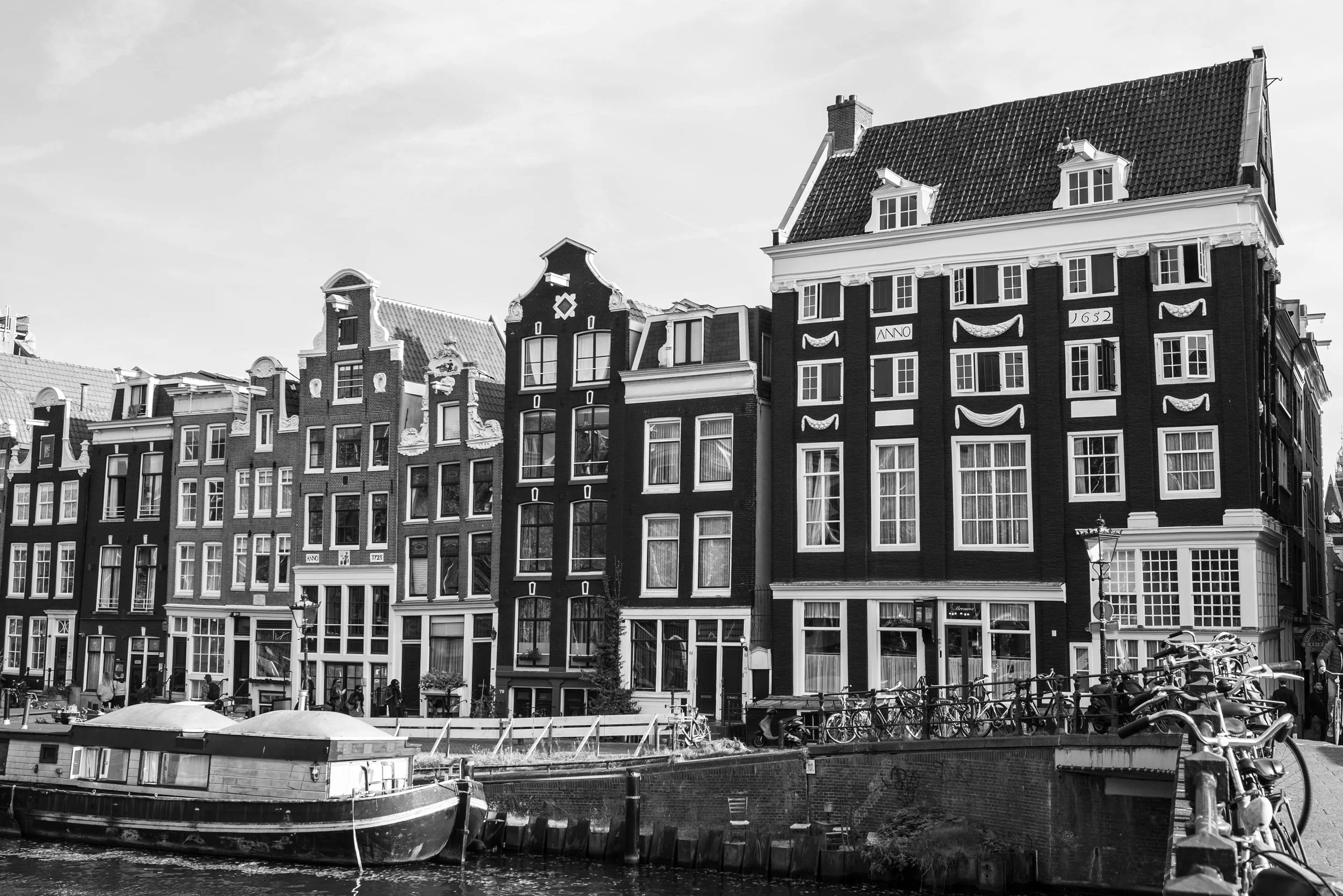buildings black and white please (1 of 1).jpg