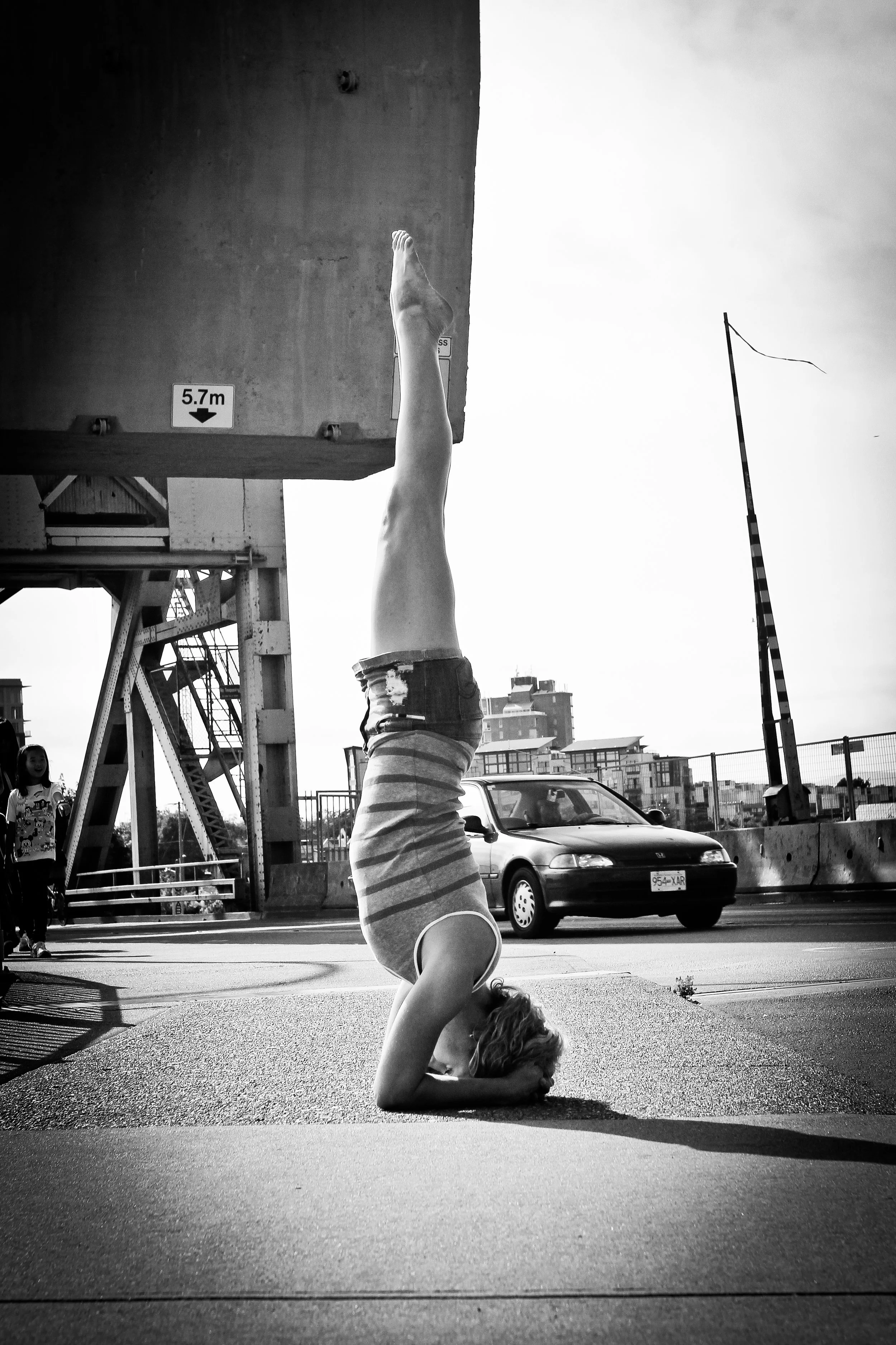 headstandbw.jpg