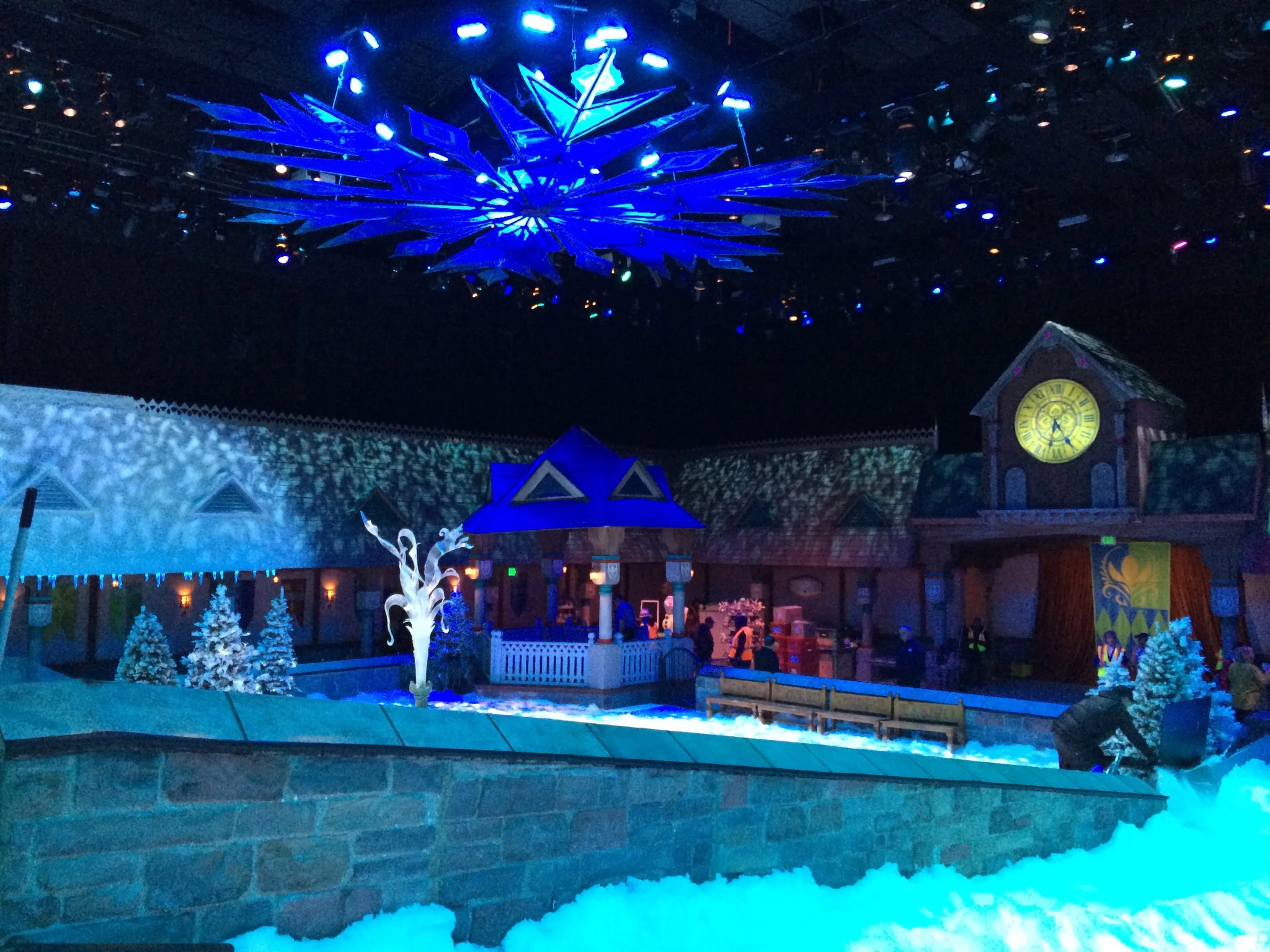 FROZEN FUN / Disneyland / AES / 2014-2015