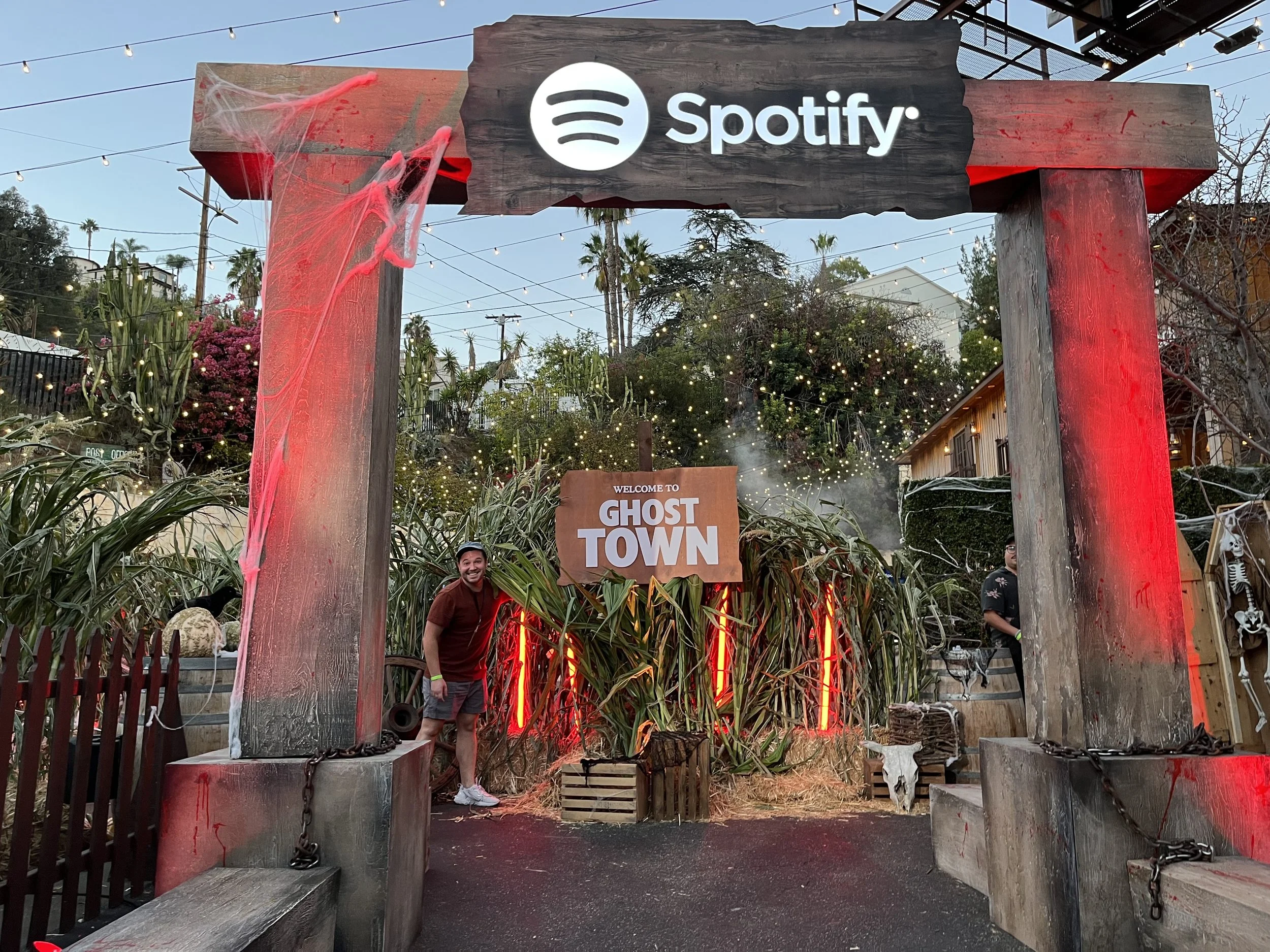 SPOTIFY  GHOST TOWN / SADDLE RANCH CHOP HOUSE HOLLYWOOD / TRACTOR VISION / 2021