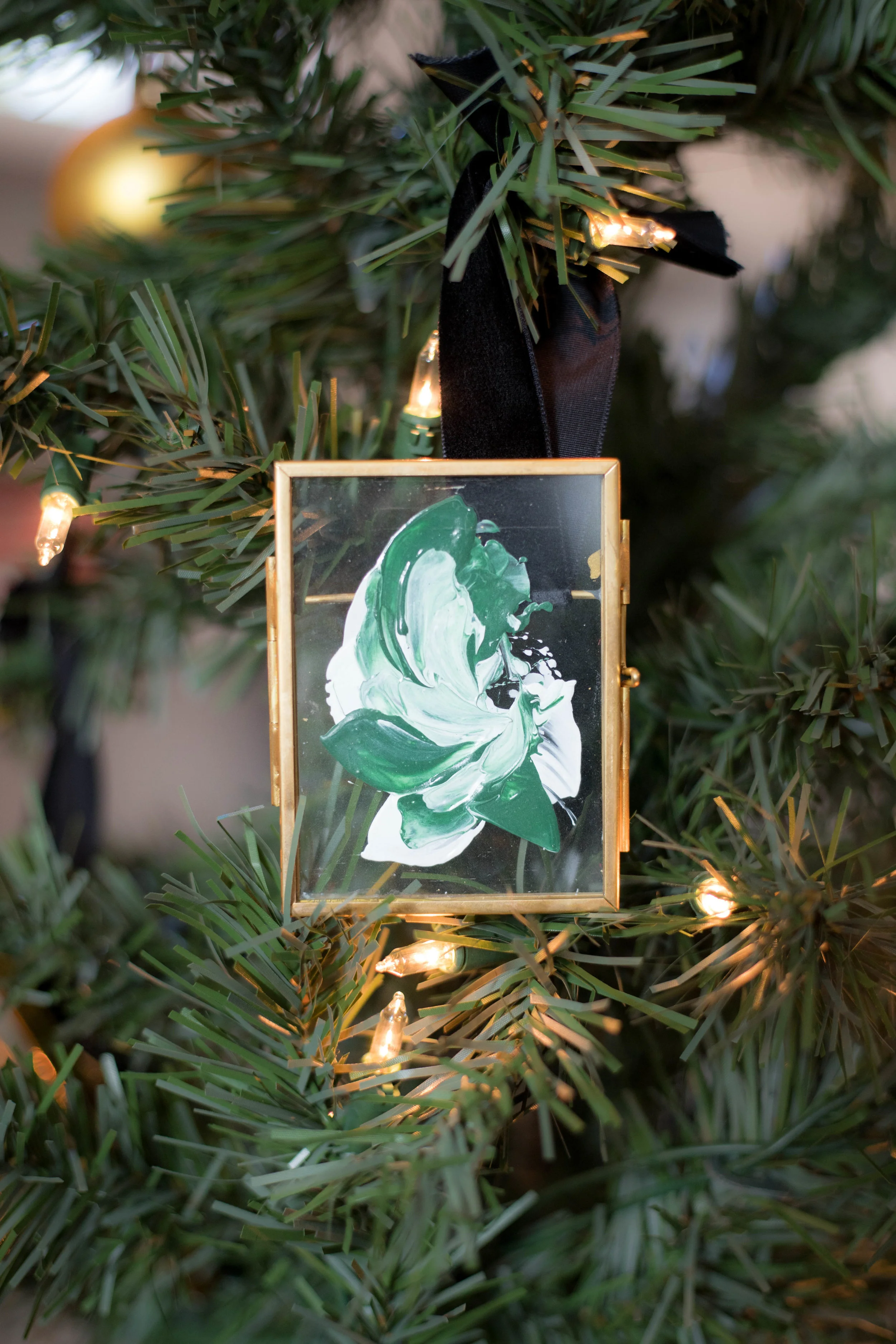 Vintage Floating Frame Ornaments 
