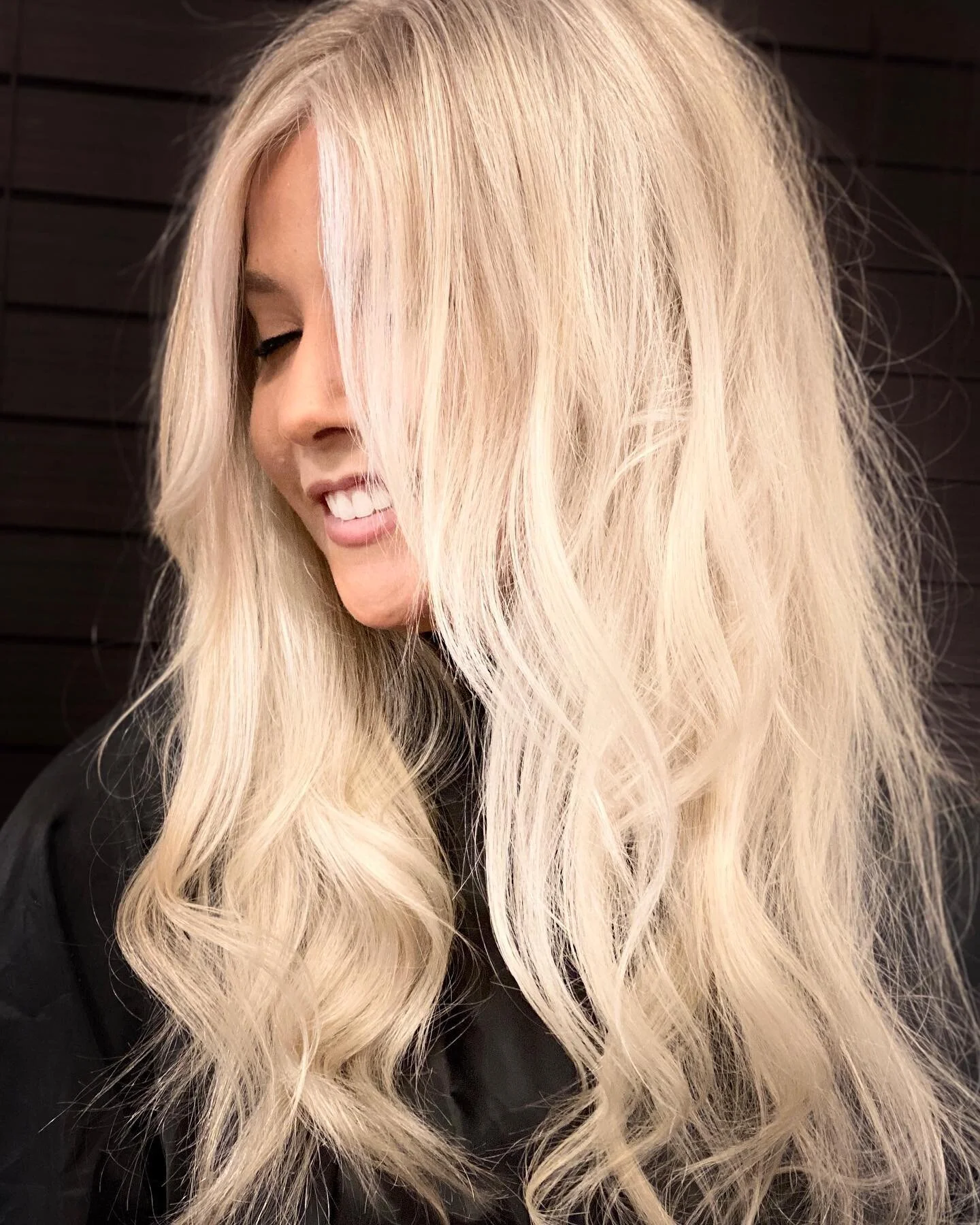 Happy Friday
-
Toner- @redken shades 10p 10gi 9v 9vg
Volume- brought to you by @igkhair Big Time Volume Mousse
Perfect smile- #God