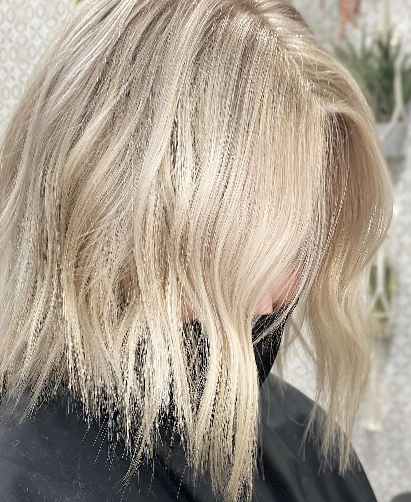 Infinite babylights 
-
-
Lightened with my @lorealpro &amp; toned with @redken shades 10gi 10p 9n 9vg 
-
-
#kaylafaulkner #lorealpro #redkenshadeseq #redkenobsessed #phenixsalonsuites #kennesawblonde #mariettablonde #woodstockblonde #behindthechair #