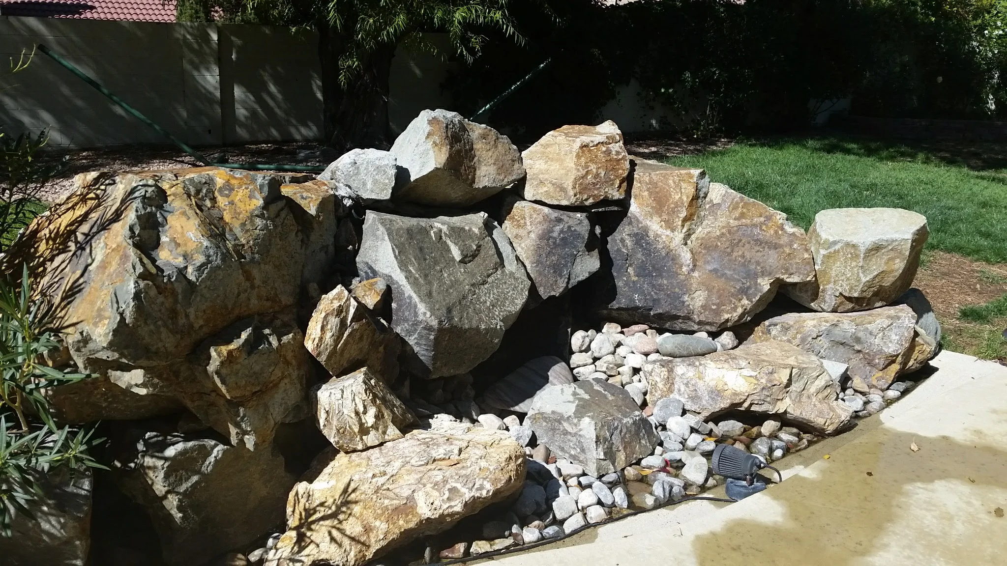 Waldo Falls - Boulders