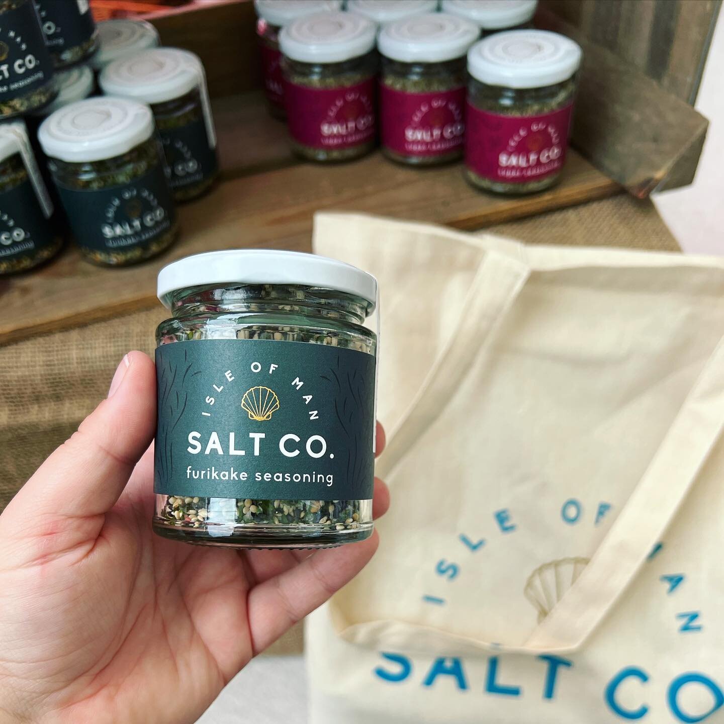 new work alert!! 🧂 packaging design for two new salt blends + brownies + @foragingvintners cocktail salt by @iomsaltco just in time for @iomfoodanddrink fest, you KNOW these will sell out so don&rsquo;t say i didn&rsquo;t warn you! 🌊 it&rsquo;s bee