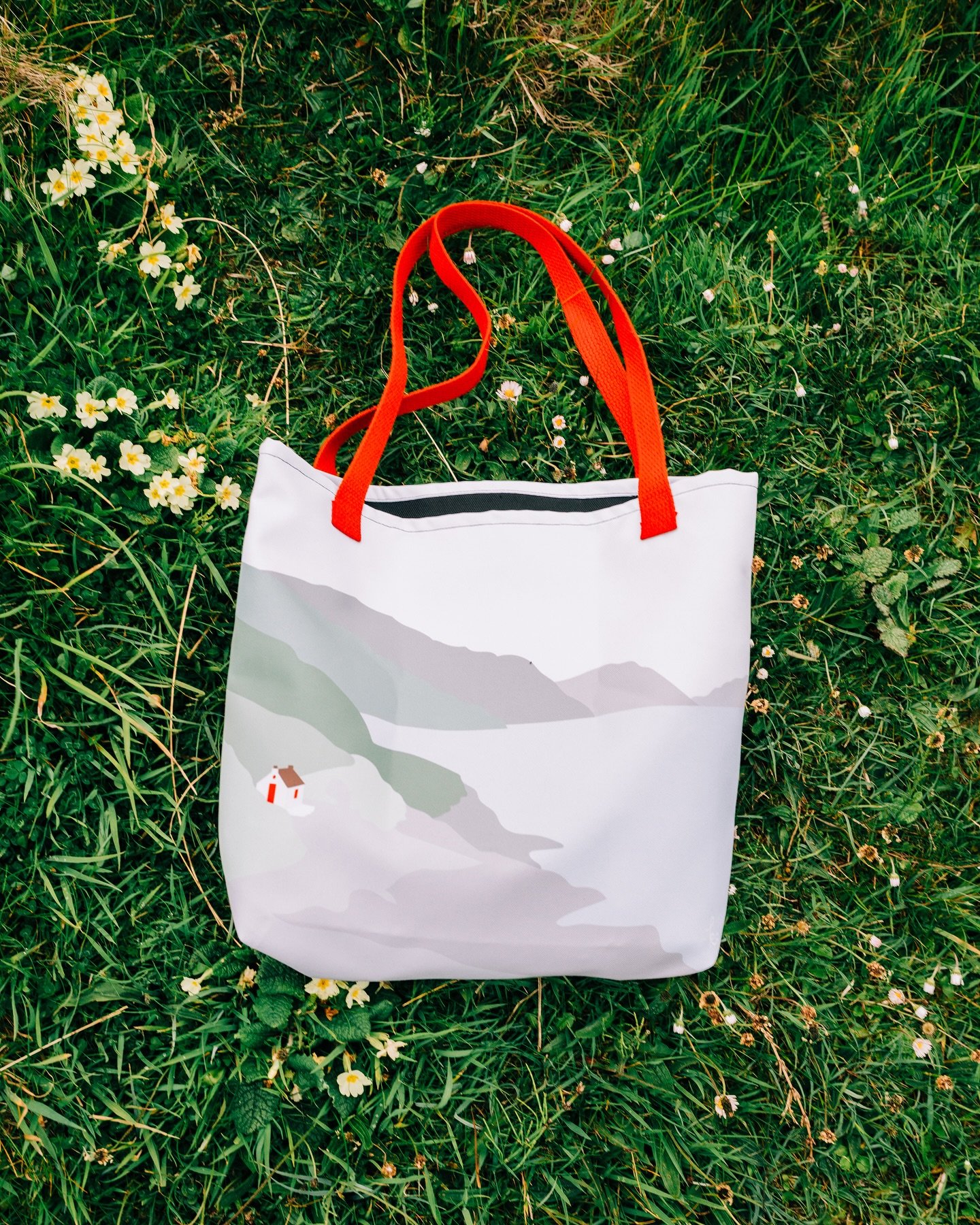 We&rsquo;ve got another Christmas deadline alert! 🚨 Tomorrow is the LAST DAY to order prints and products from my Minimann collection of minimal Manx landscapes! Prices include free shipping, go get gifting at kimgeestudio.com/shop 💻 #isleofman