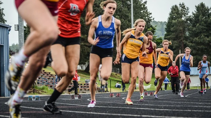 girls-running-race_fe.jpg