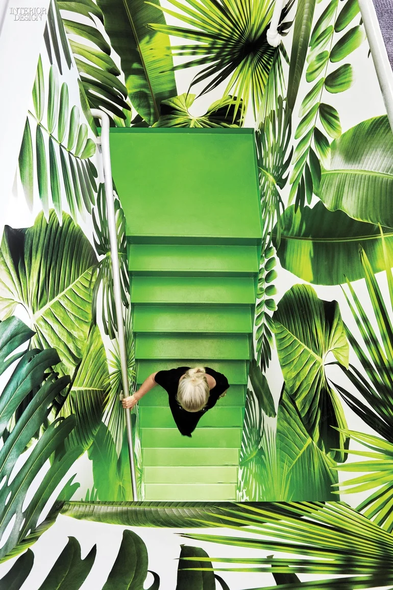 thumbs_tropical-staircase-barrows-new-york-ghislaine-vinas-interior-design-0516.jpg.770x0_q95.jpg