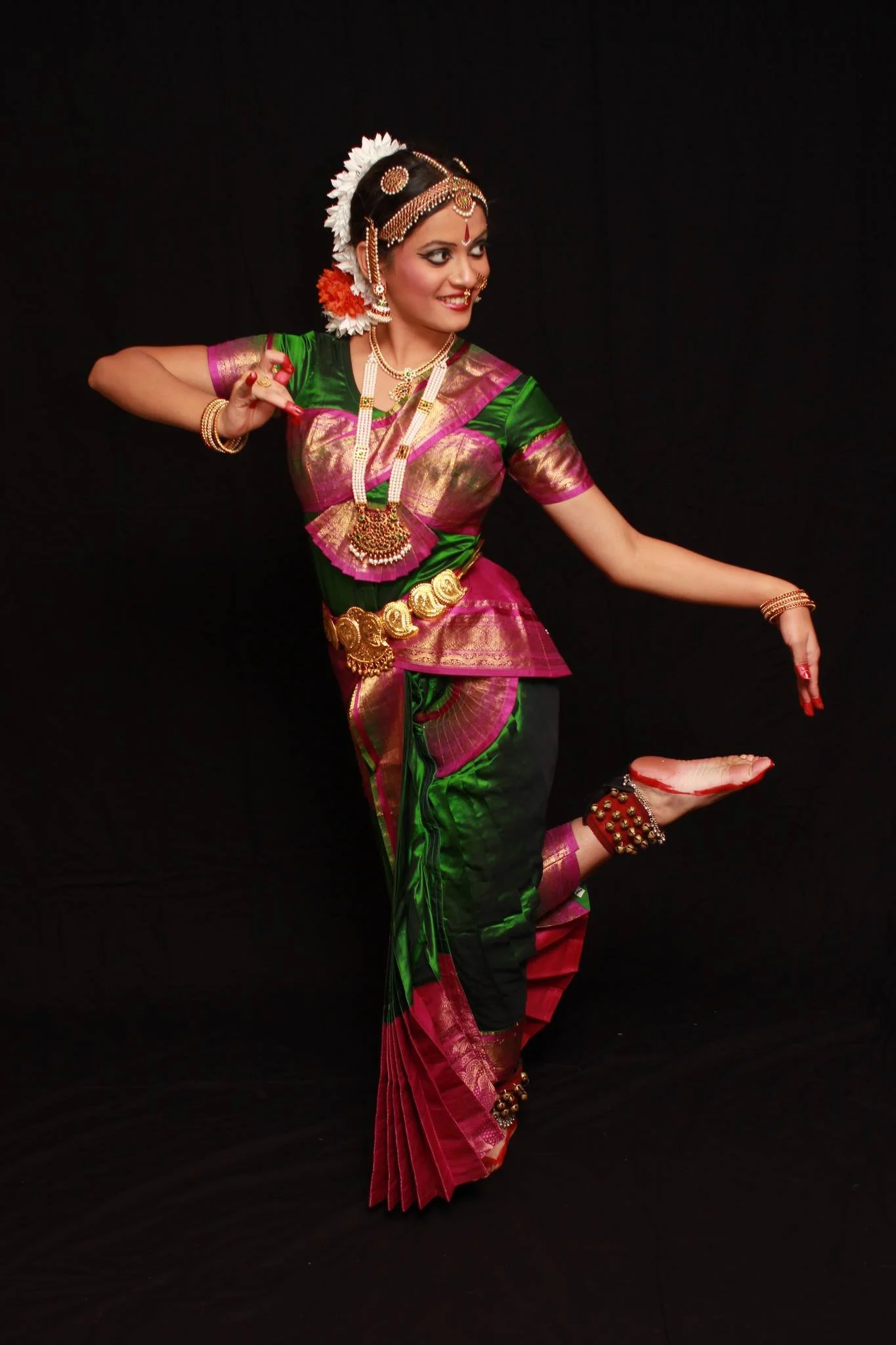 Roosha Mandal_dance 2.jpg