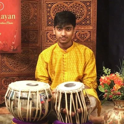 manav_small.jpg