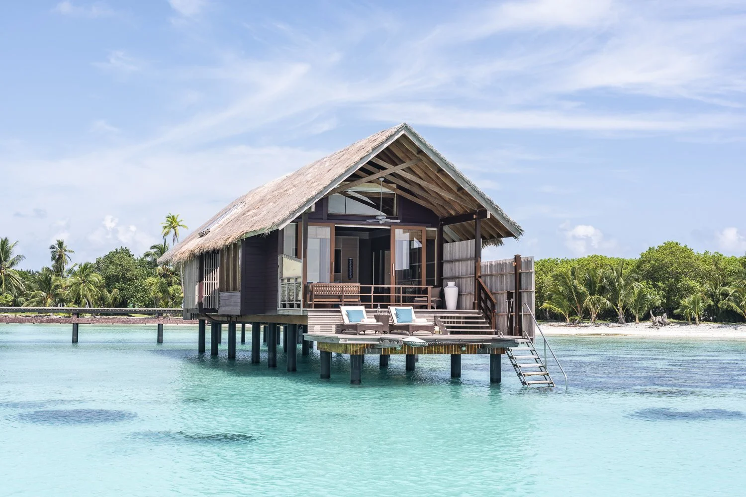 Shangri_La_Water_Villa_01_2019.jpg