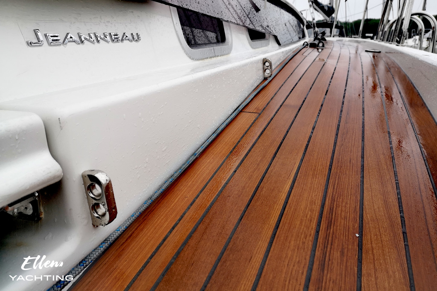 jeanneau med logga.png