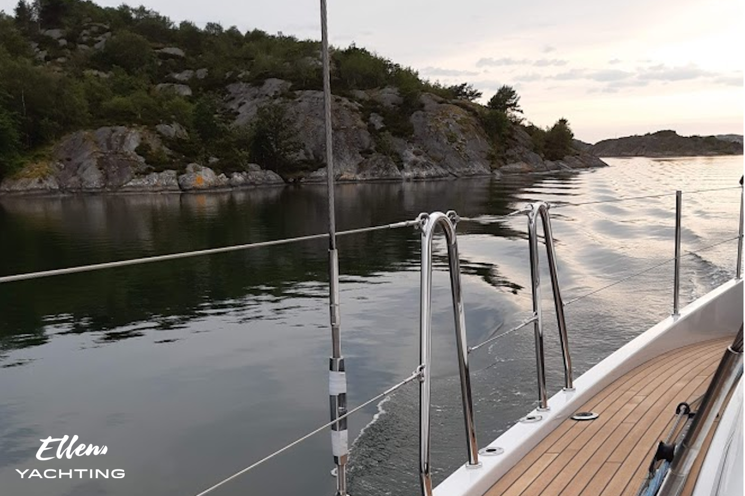 båt vänster logga.png