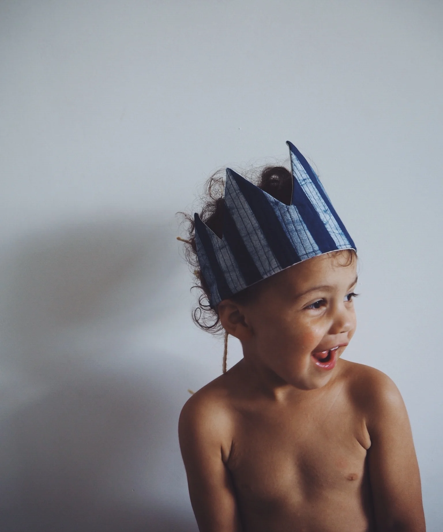 Textile - Onyx crown.JPG