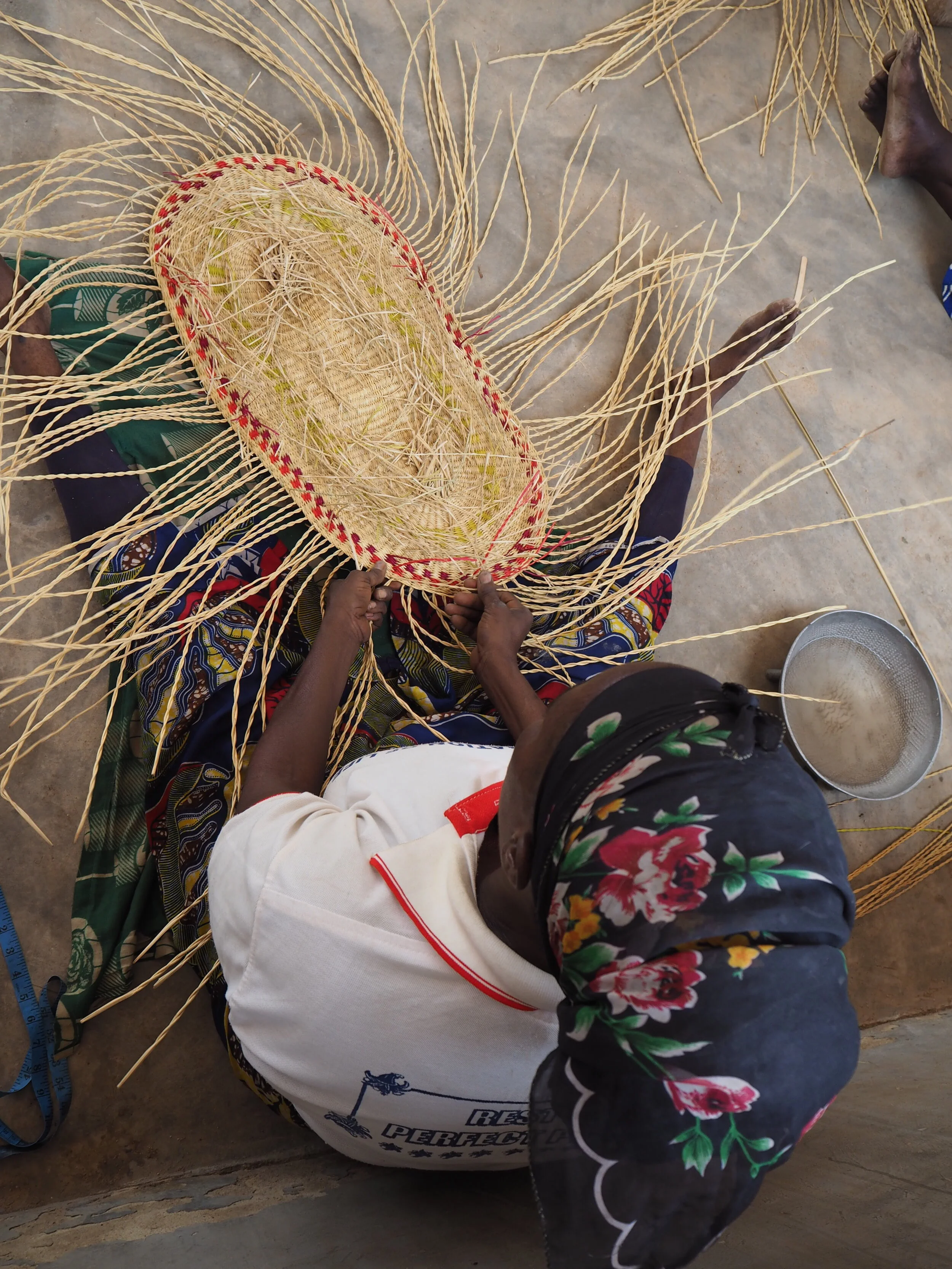 behind the Kind - proces of weaving1.JPG