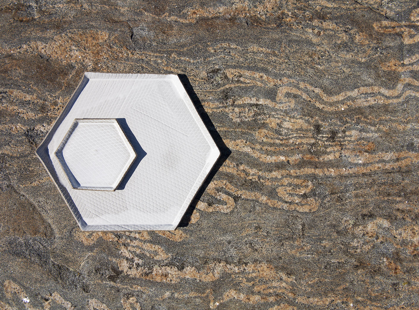 June 22nd new setting of Heidi Aulikki tableware will be presented at Finnova Shop, Paris. Welcome! à 35 quai de la Tournelle, 75005 Paris. Photo by Jenni Ahonen
