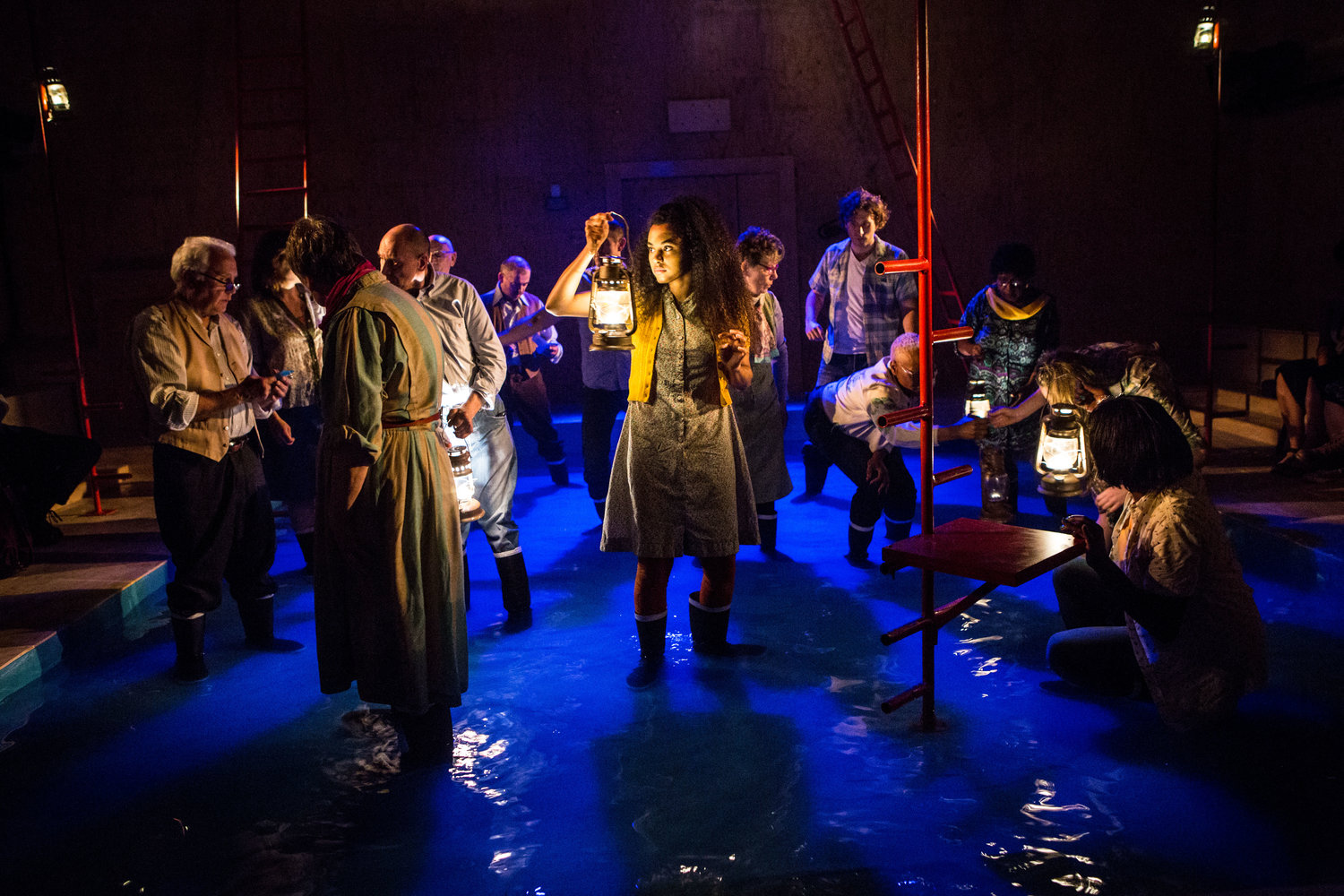 YV+TP+The+Curtain+dir+Rachel+Lincoln+-+©HelenMurray-609.jpg