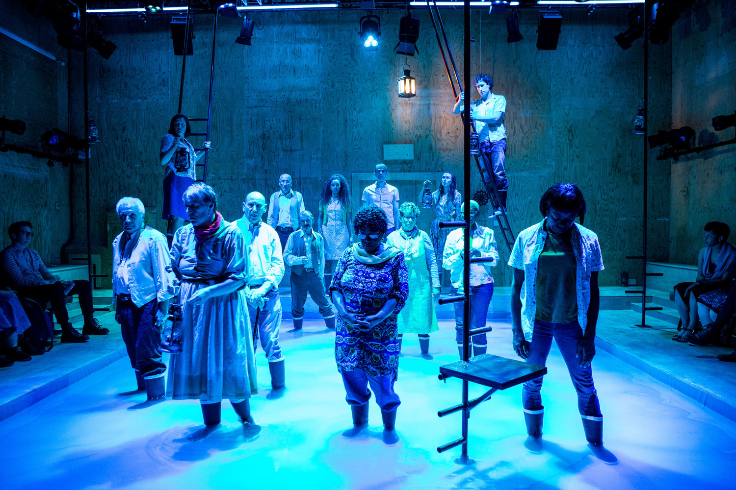 YV+TP+The+Curtain+dir+Rachel+Lincoln+-+©HelenMurray-620.jpg