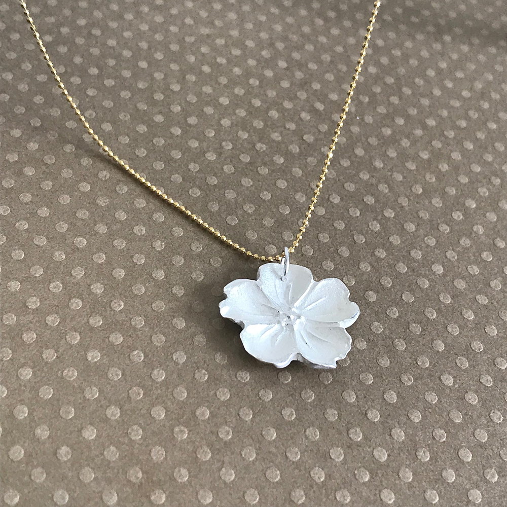 flower-necklace-web.jpg
