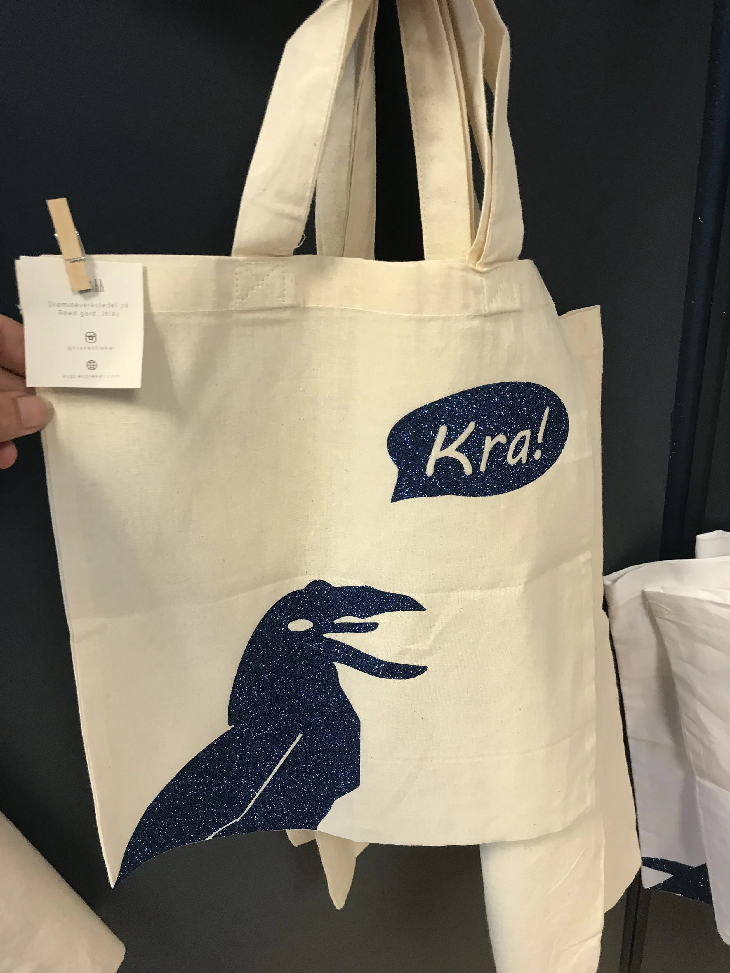 Mini handlenett med blå kråke og Kra!-  i naturfarget bomull