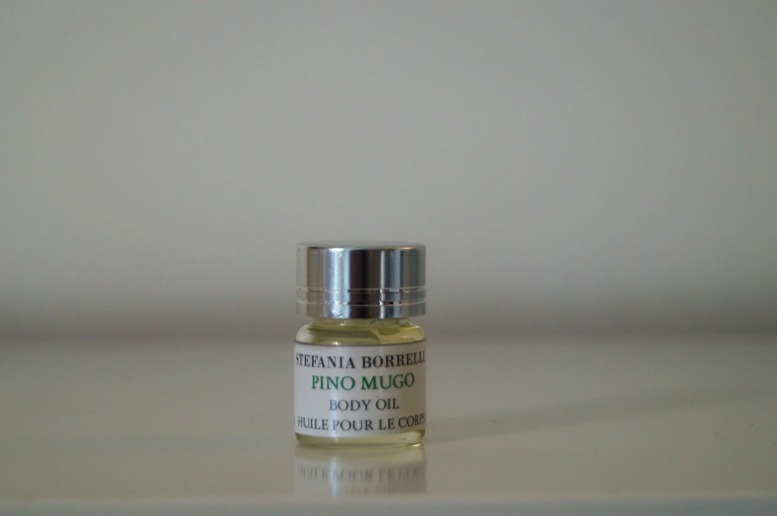 PINO MUGO (Dwarf Pine) from Trentino -Alto Adige Aroma: Soft, pleasant, woody, green, sweet, resinous-coniferous bouquet with a delicate balsamic-nutty undertone