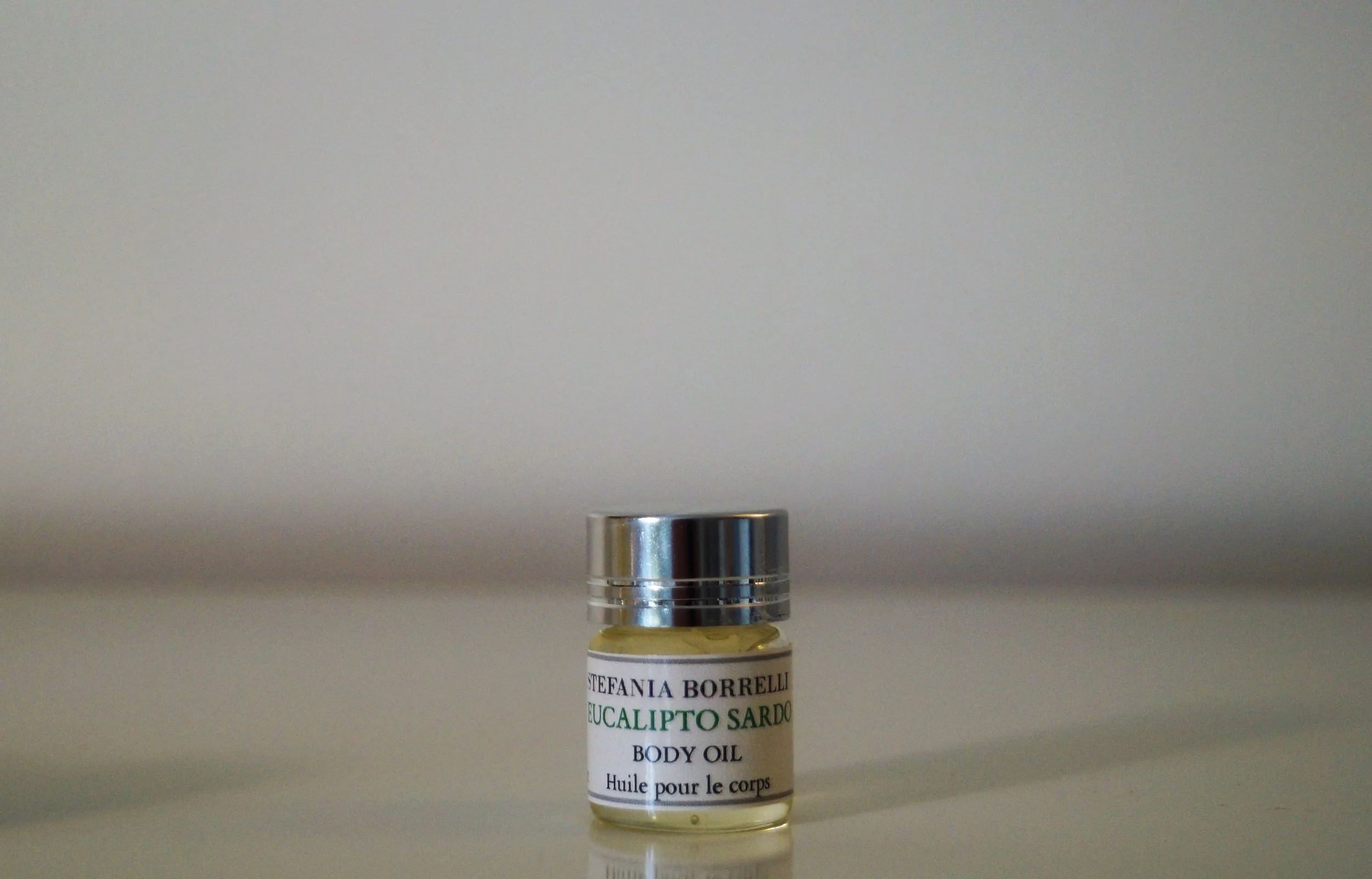 EUCALIPTO SARDO - Sardinina Eucalyptus Aroma: Uplifting, refreshing, energizing, fresh, camphoraceous, sweet and slightly balsamic.