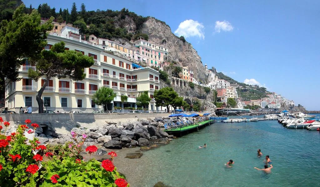 CAMPANIA - AMALFI - HOTEL LA BUSSOLA