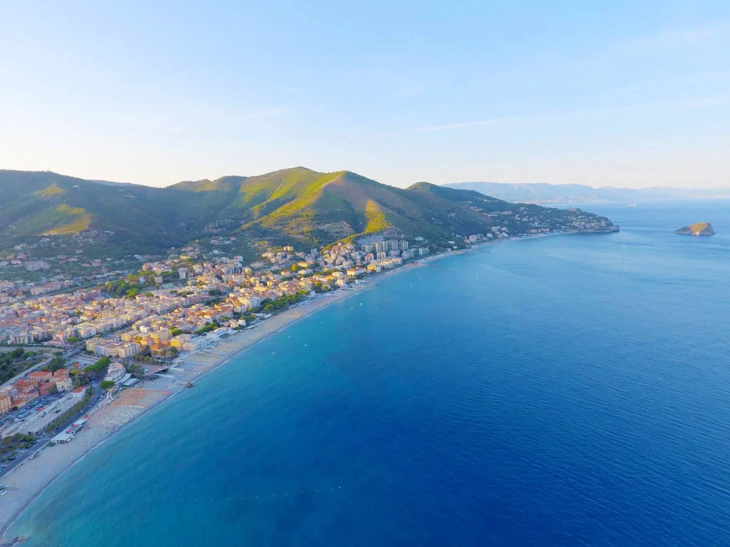 VISTA-AEREA-SPOTORNO.jpg