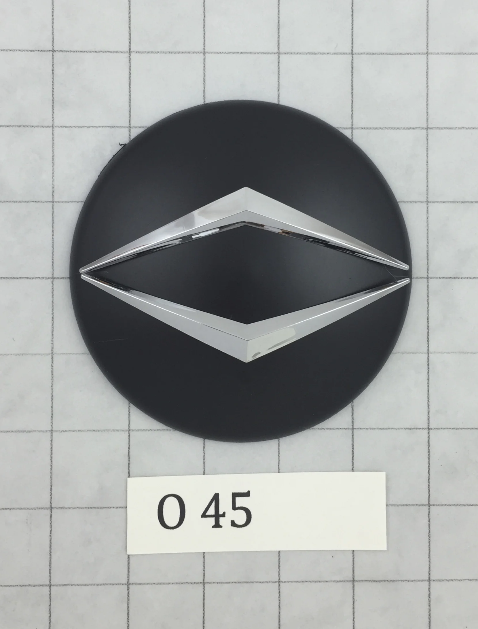 0 45  Emblem cover, round 4.5"