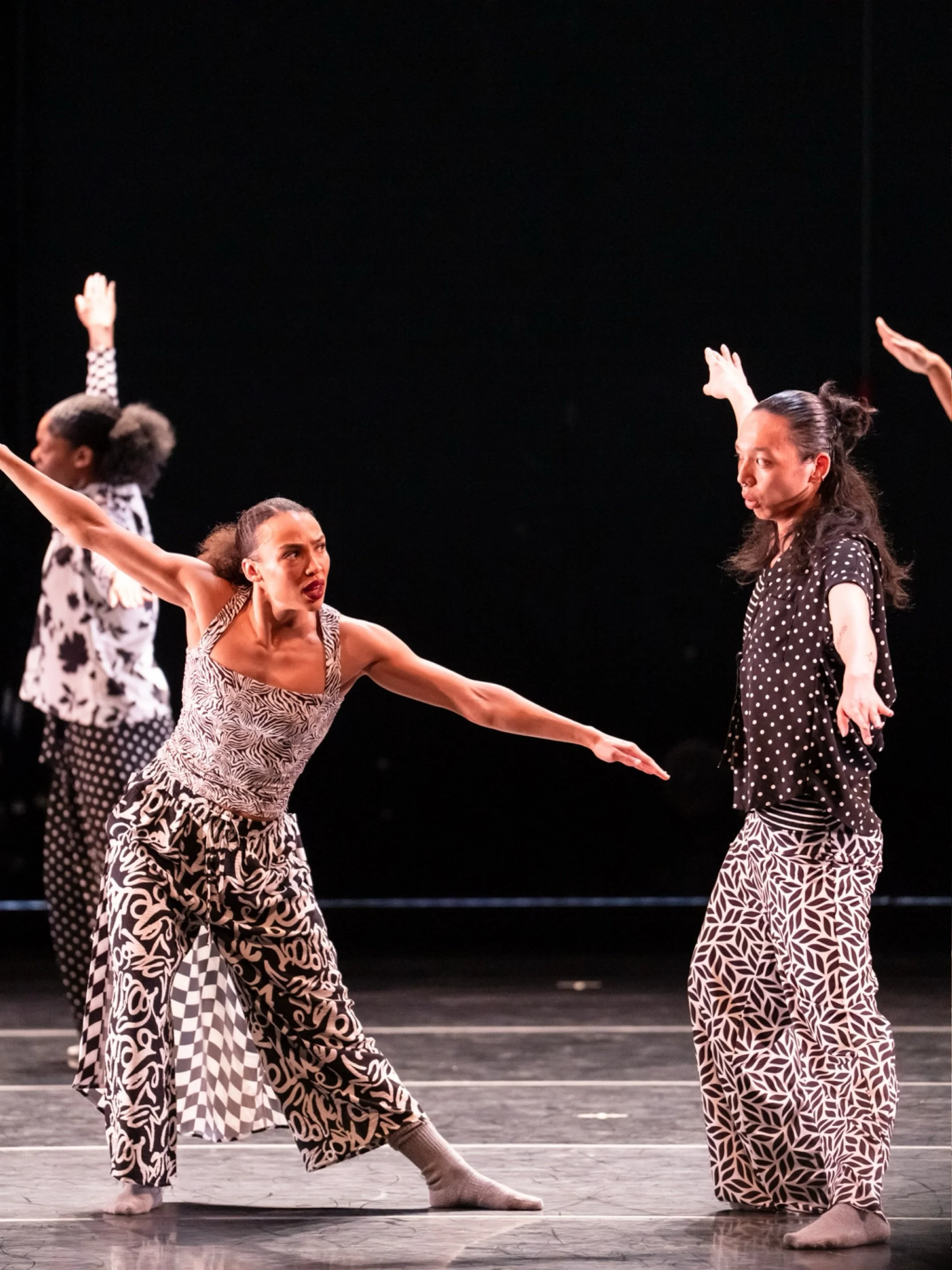 Subject(s)? Verb Object!

Last Friday, our brand new work with @southchicagodancetheatre premiered at the @harristheaterchicago. This piece is a snapshot of group fervor, independence, solidarity, and joy in a time when we need each other to fend off