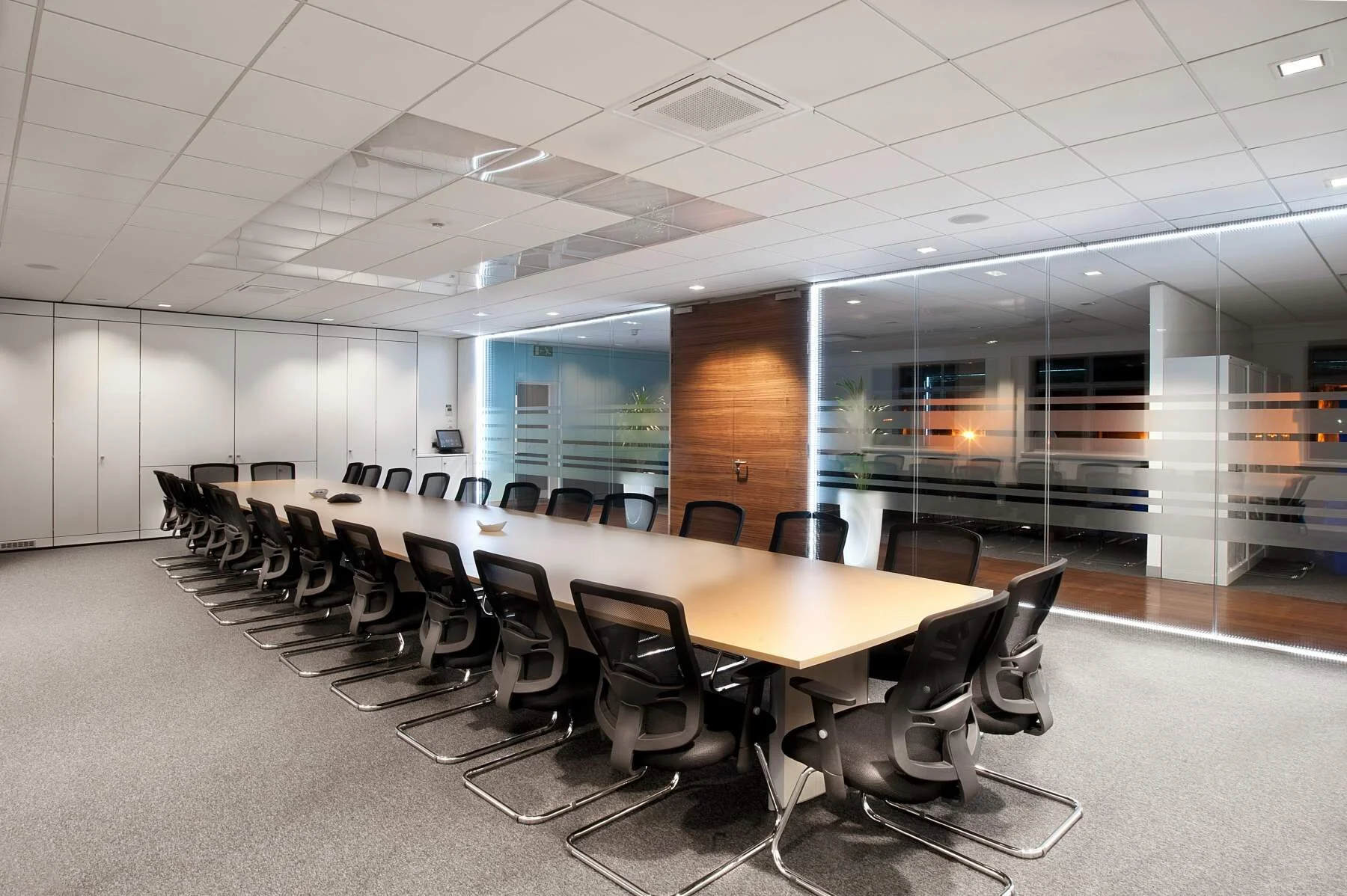 Glass-Wall-Office-Partition__1469389916_81.157.200.184.jpg