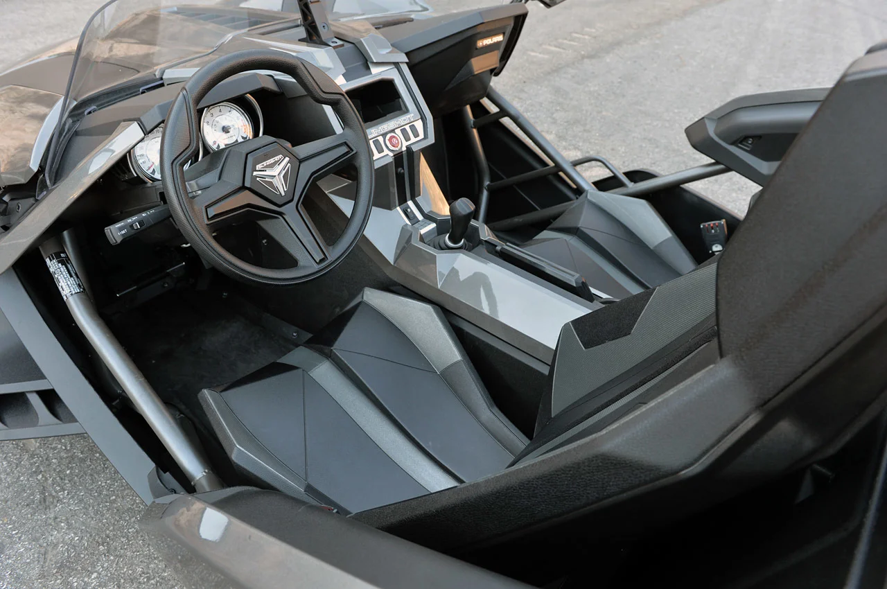 29-2015-polaris-slingshot-fr-1.jpg