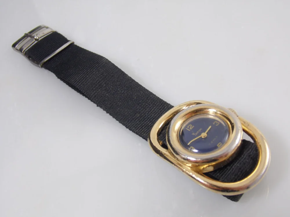 Rare Vintage Crown Trifari 17 Jewels Goldtone Black  display picture 3