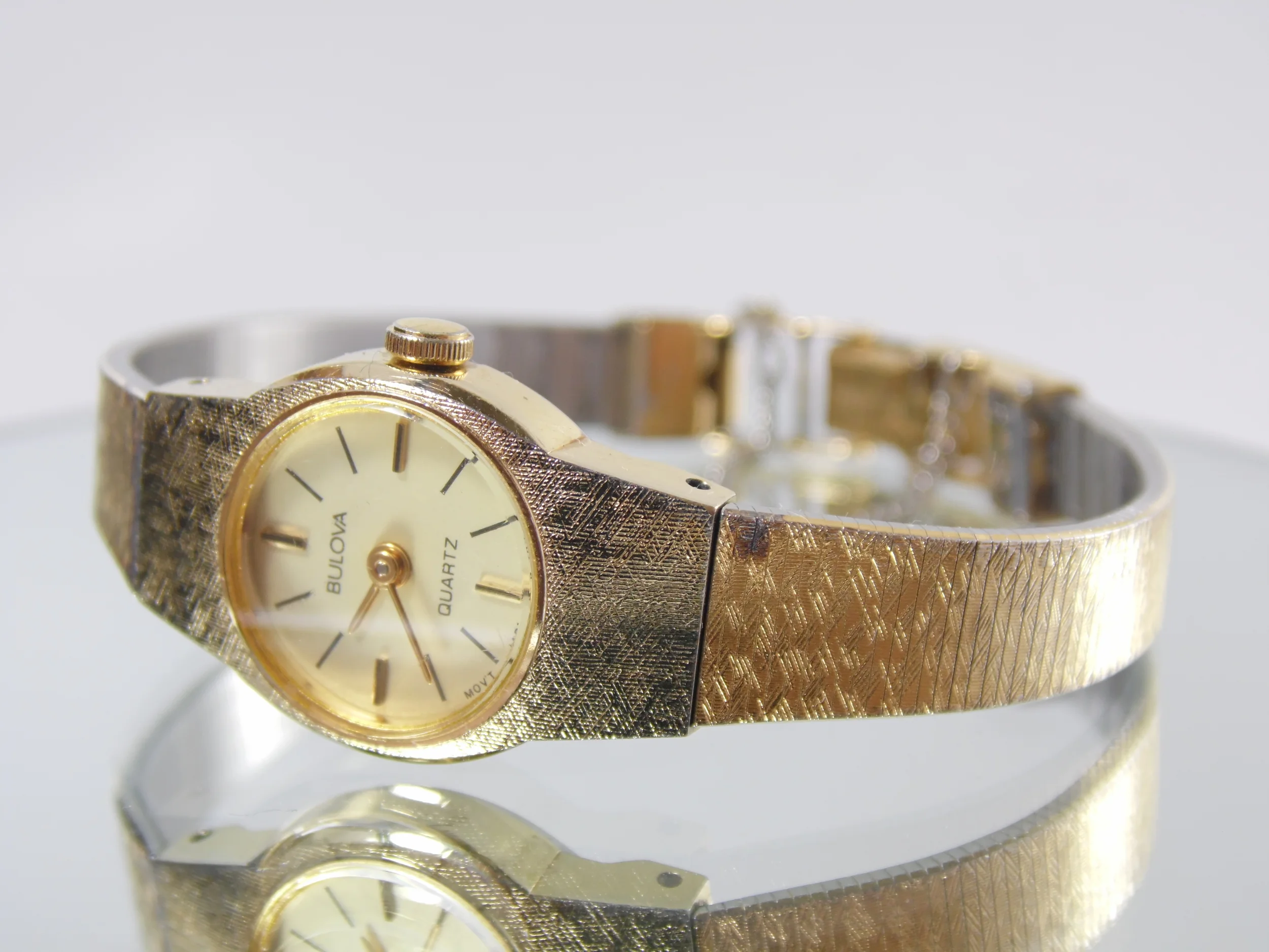 Vintage 1983 Bulova Gold Silver Two Tone Womens Ladies Quartz Watch