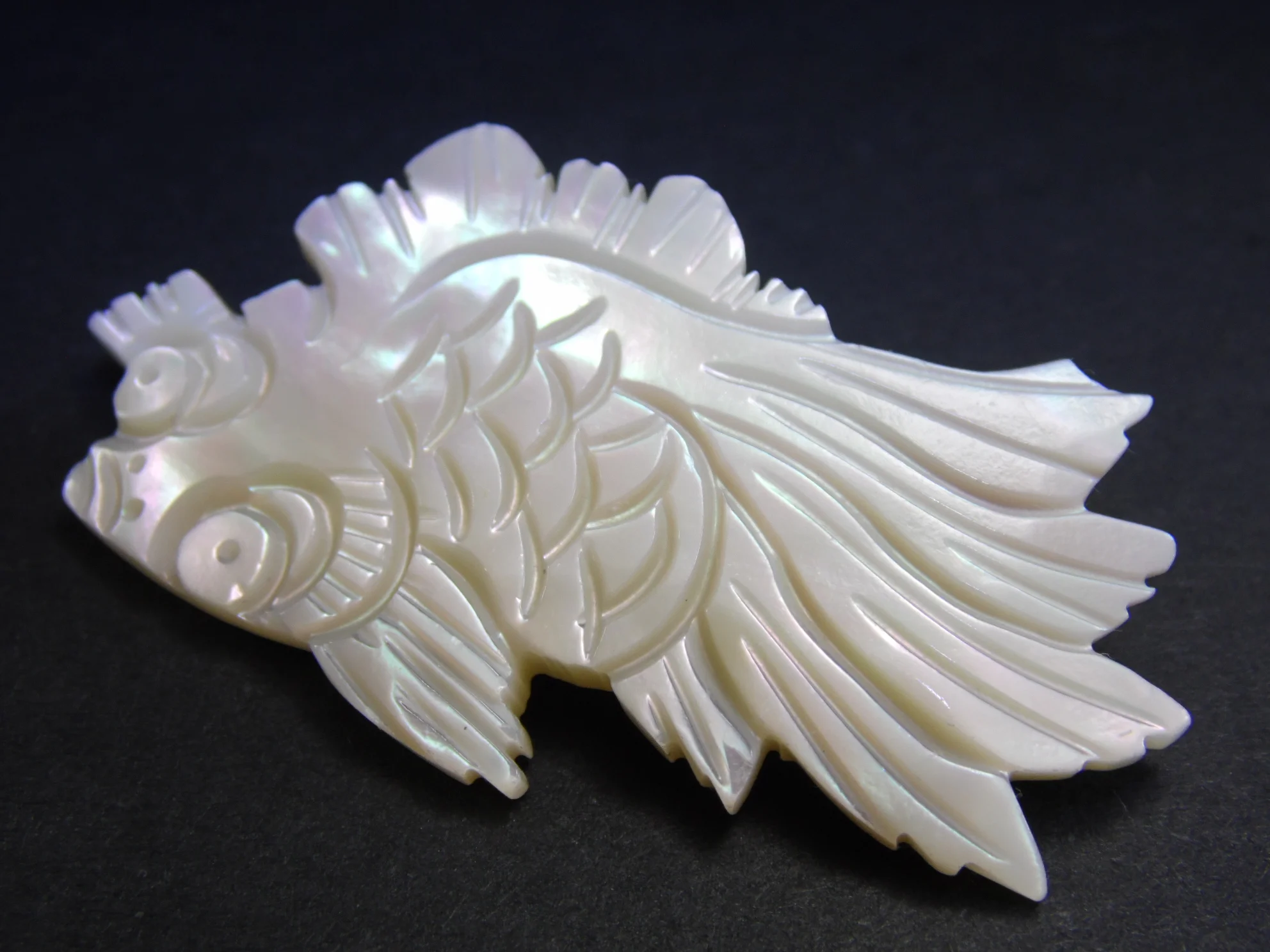 Vintage Hand Carved Mother of Pearl Oyster Shell Goldfish Koi Fish Motif Brooch