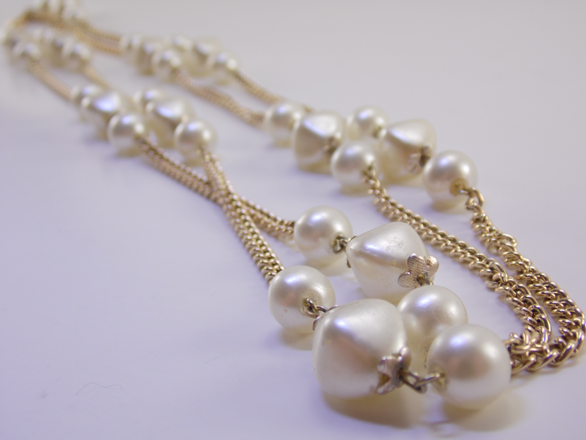 Vintage Cabochon Pearly White Faux Pearl Beaded Chain Goldtone Rope Necklace