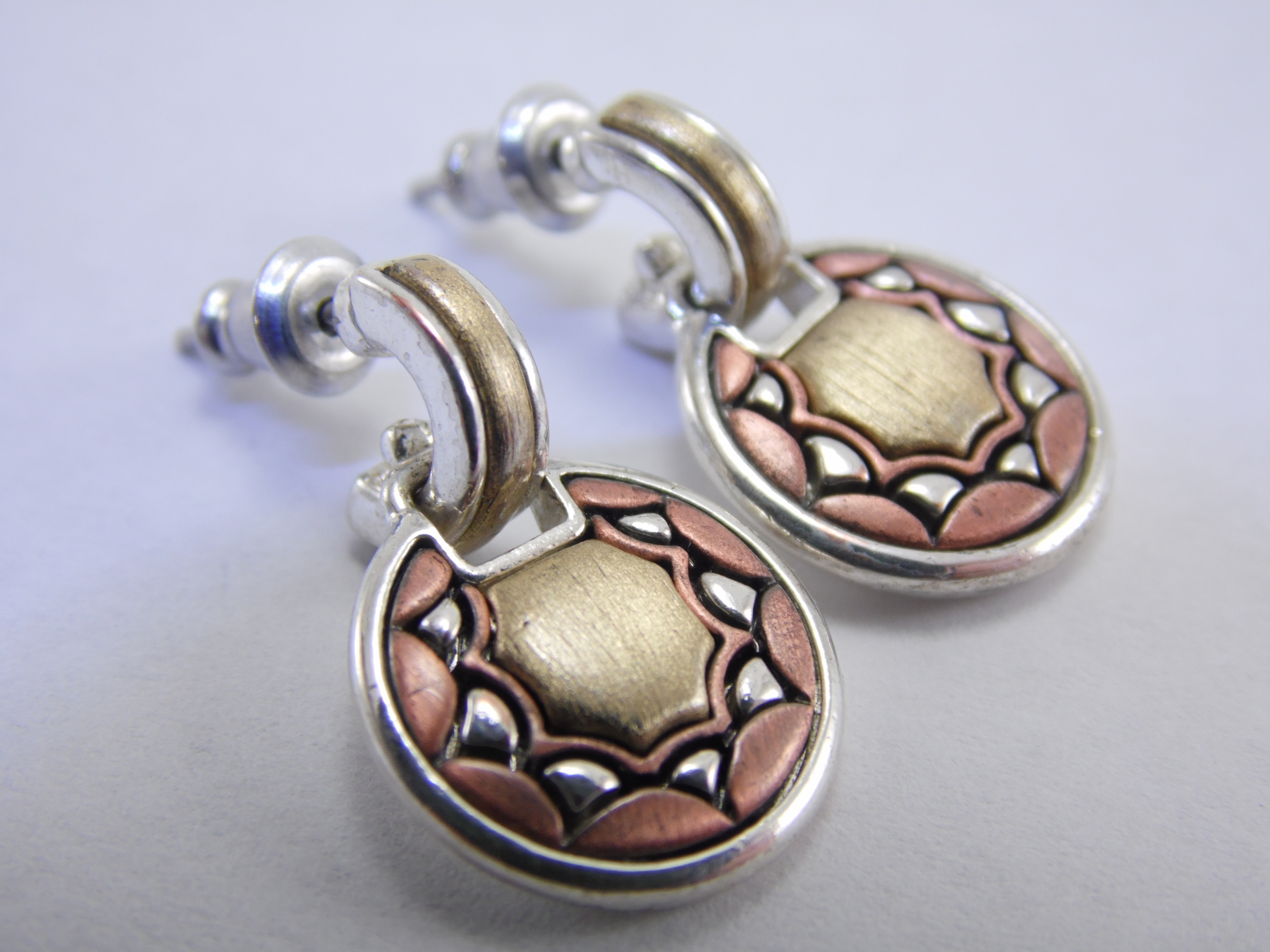 Vintage Signed "LC" Liz Claiborne Coppertone Silvertone Inlay Dangle Drop Earrings