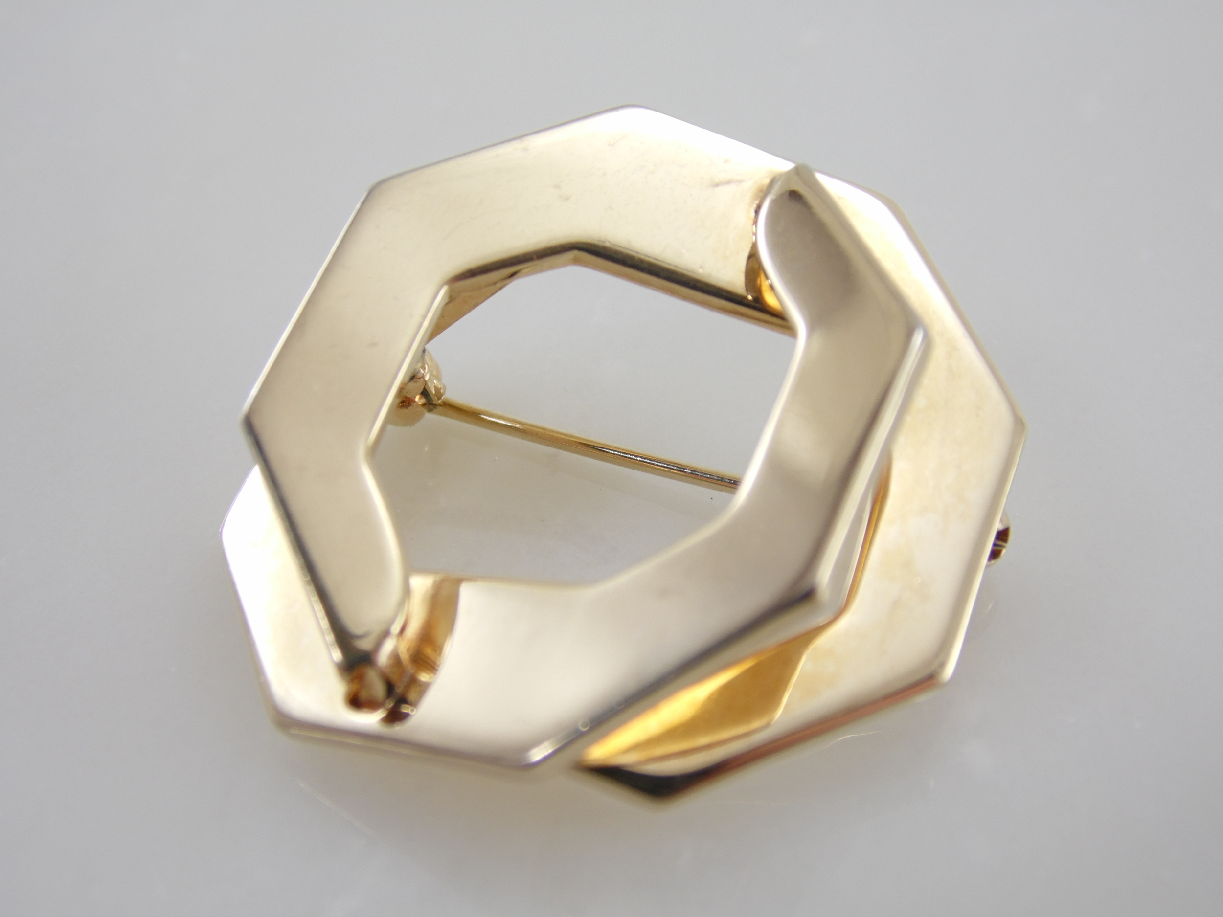 Vintage "Signed" Sarah Coventry Gold Tone Brooch