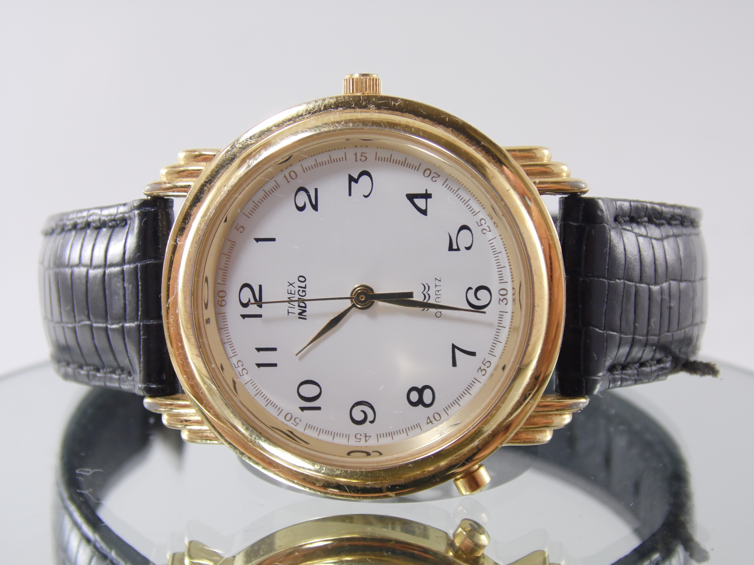 Vintage Timex Indiglo Crocodile Leather Adjustable Band Men's Quartz Watch