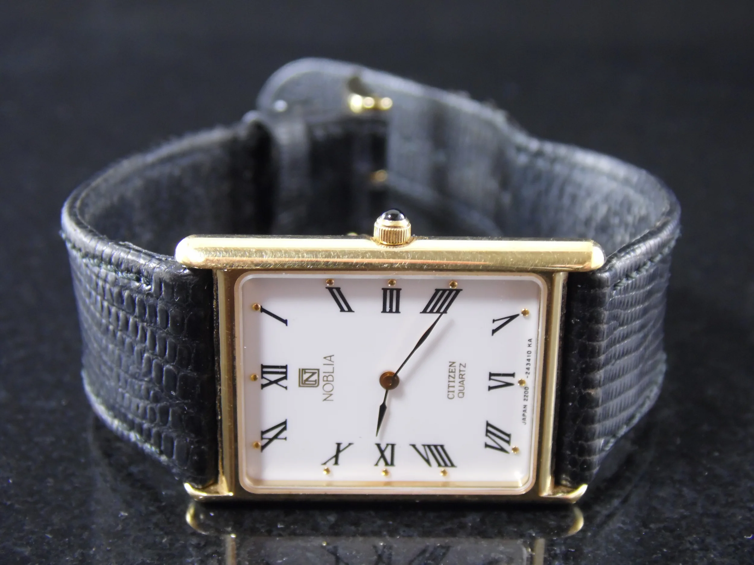 Rare Vintage Citizen Noblia Gold Plated Body Leather Band Men's Quartz Movement Watch